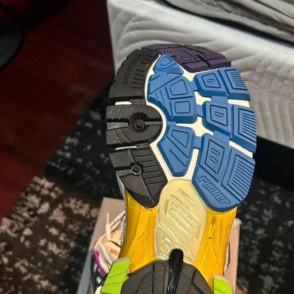 Balenciaga Men's multi Trainers - Picture 6 of 7
